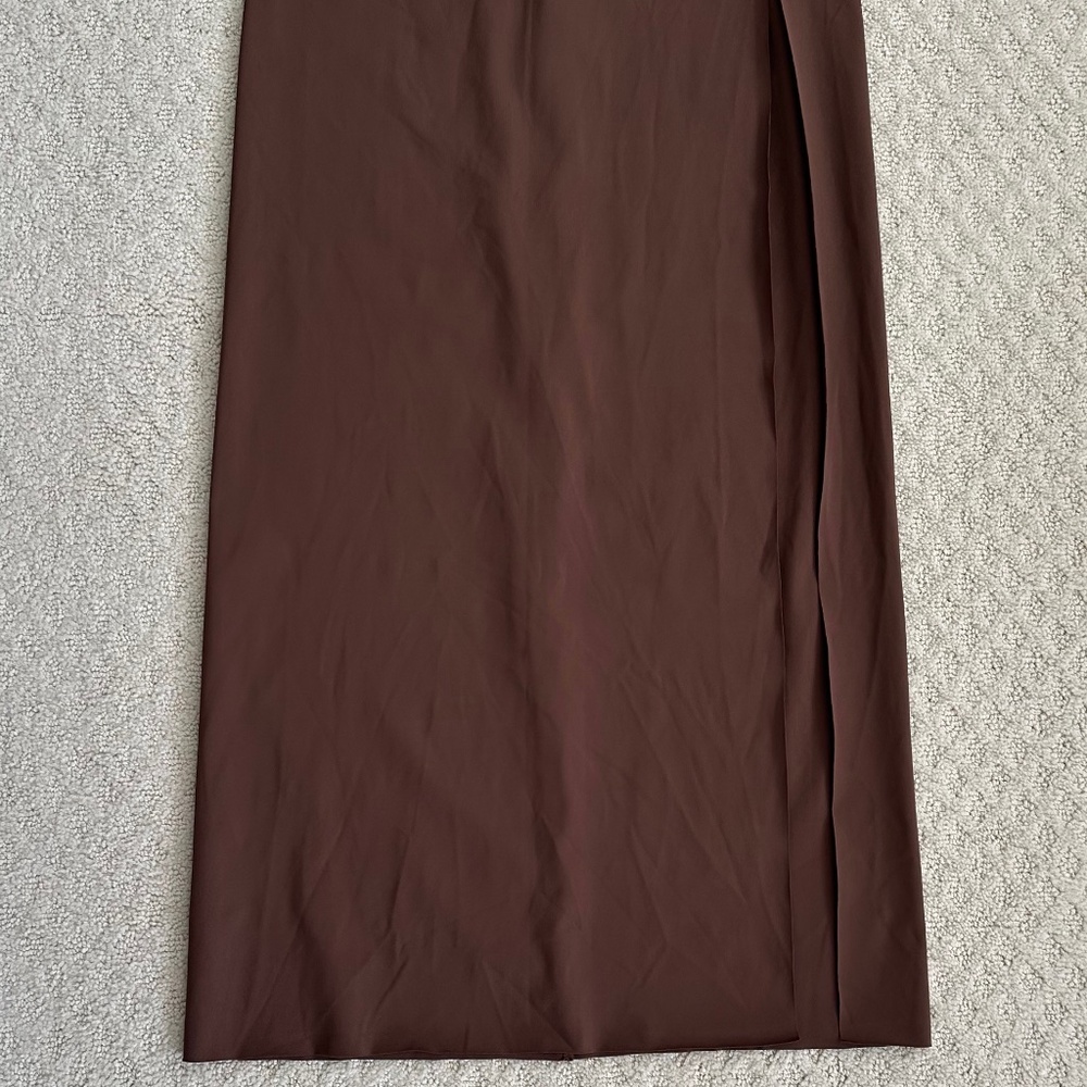 SKIMS Shaping Swim Long Skirt/Cover-Up Cocoa Medium High Slit Beach Pool NWT - Picture 3 of 12